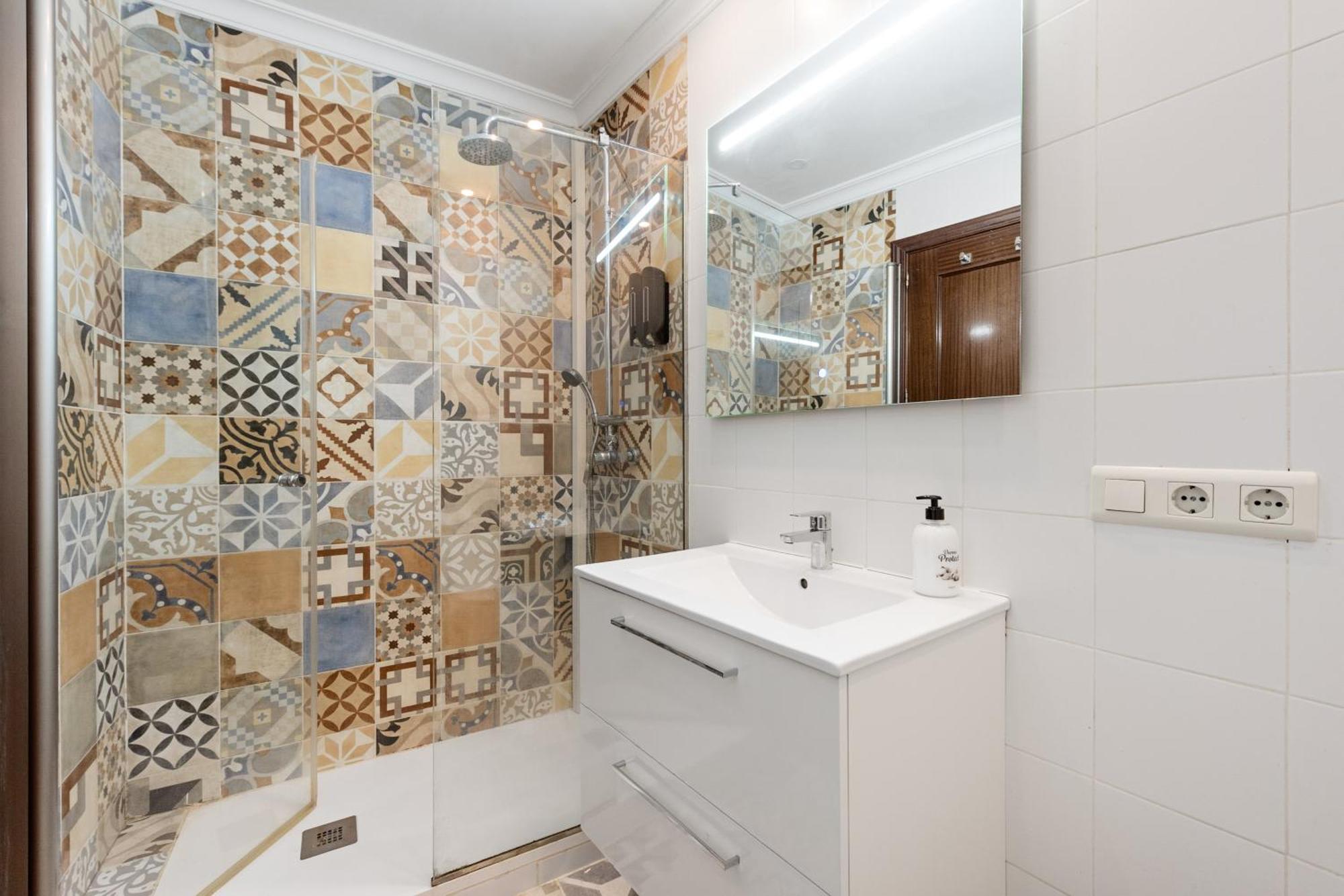 Urbanchicmalaga 2Bedroom Oasis In Historic Malaga Centre 外观 照片